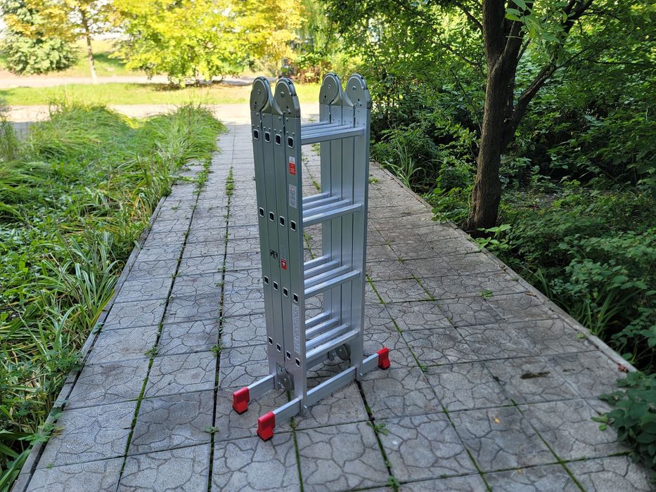 Лестницы стремянки Трехсекционные , Трансформеры Алюминиевые