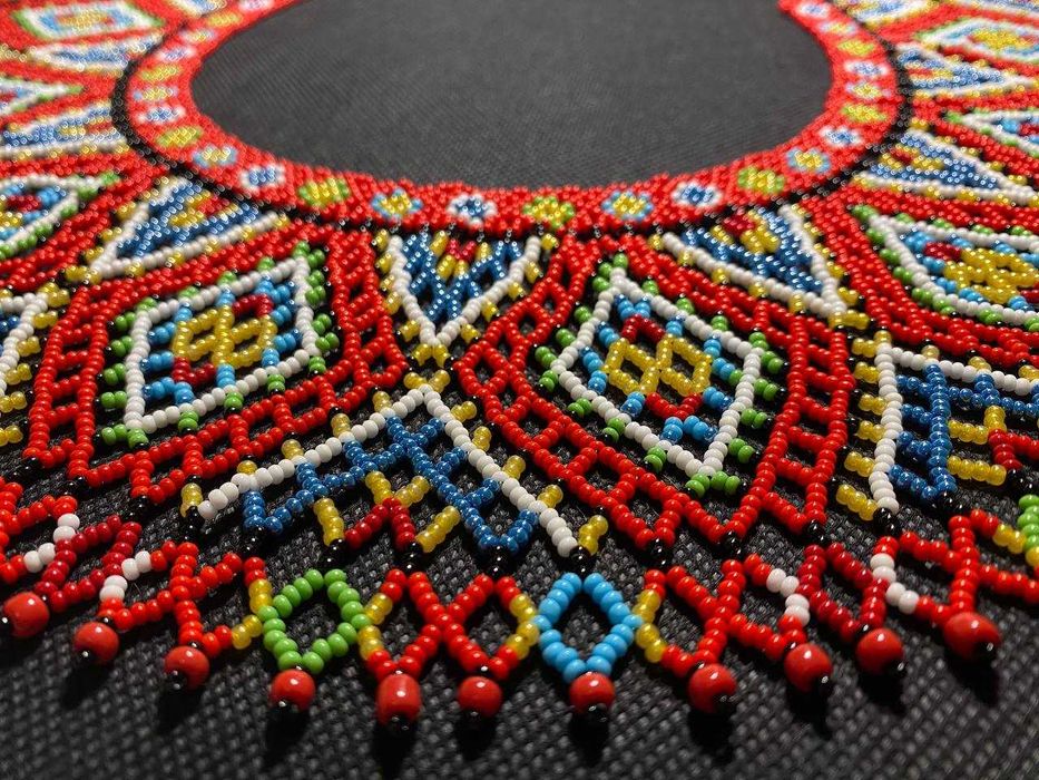 Червона силянка з чеського бісеру, намисто, вироби з бісеру