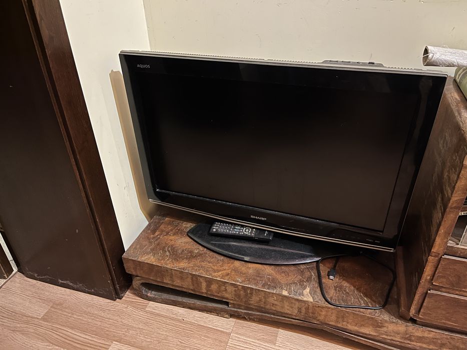 Продам телевізор  Sharp LC-37RD2E