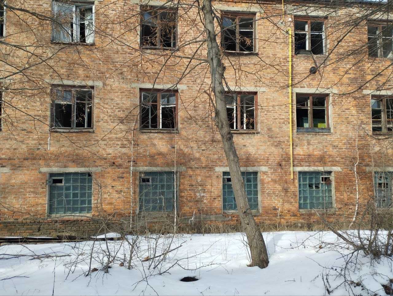 Виробничо-складська будівля 16 266,3 м2. смт. Свеса, вул Заводська 1-Б