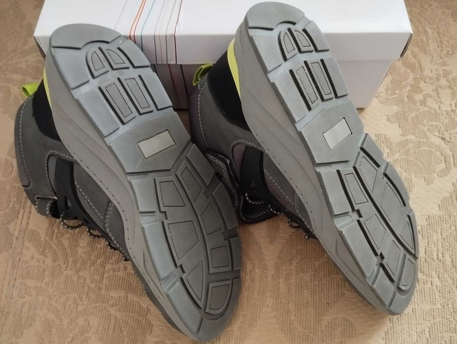 Dziecięce buty zimowe firmy CoolClub rozmiar 36.