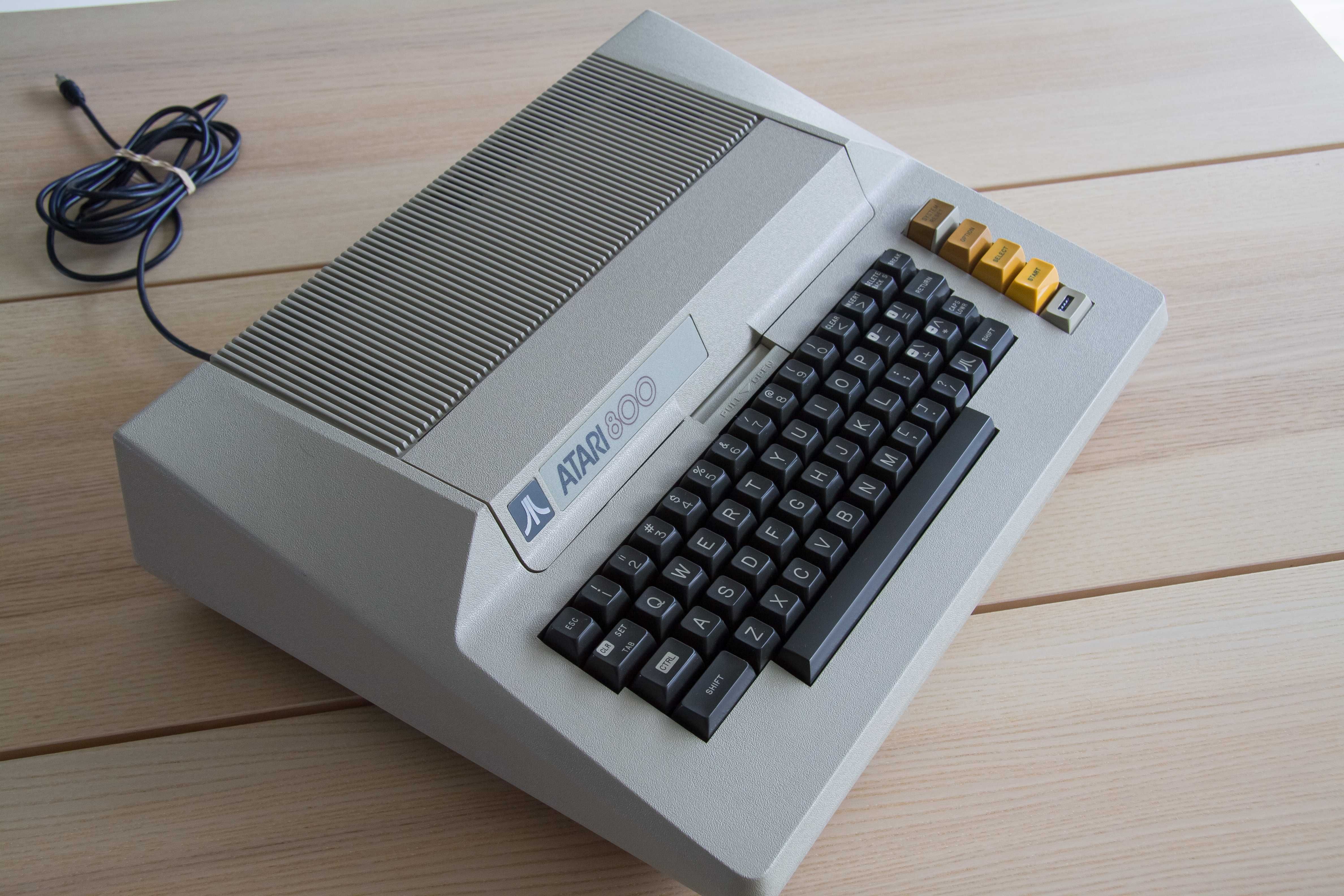 Komputer Atari 800 jak 600XL/800XL/1200XL 8bit