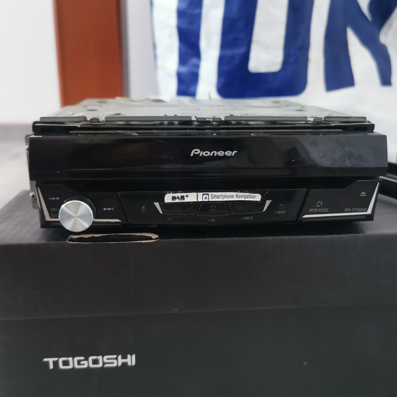 Sprzedam zestaw wzmacniacz, radio i subwoofer
