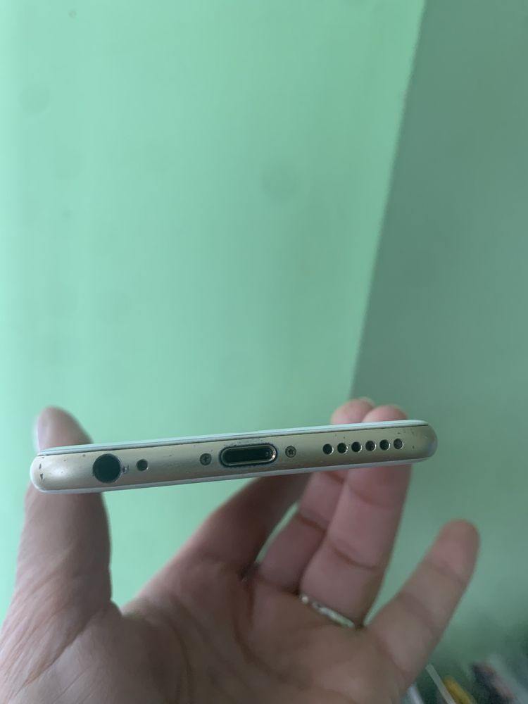 Телефон IPhone 6 16 Gb