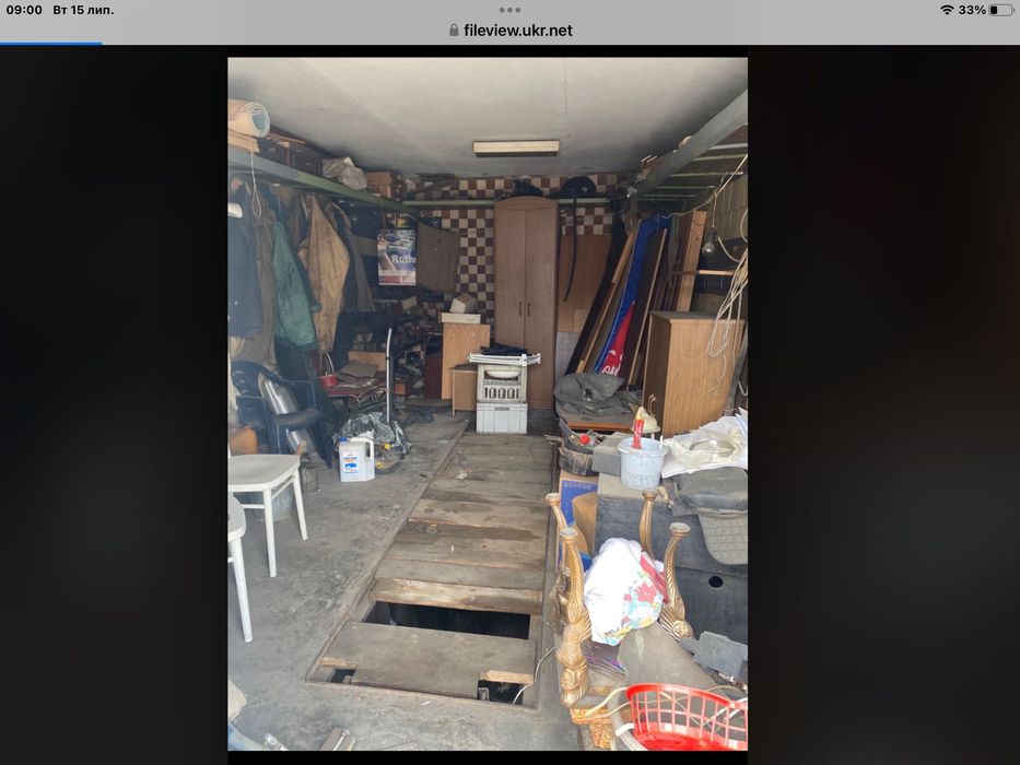 Продається гараж навпроти горіхового гаю.