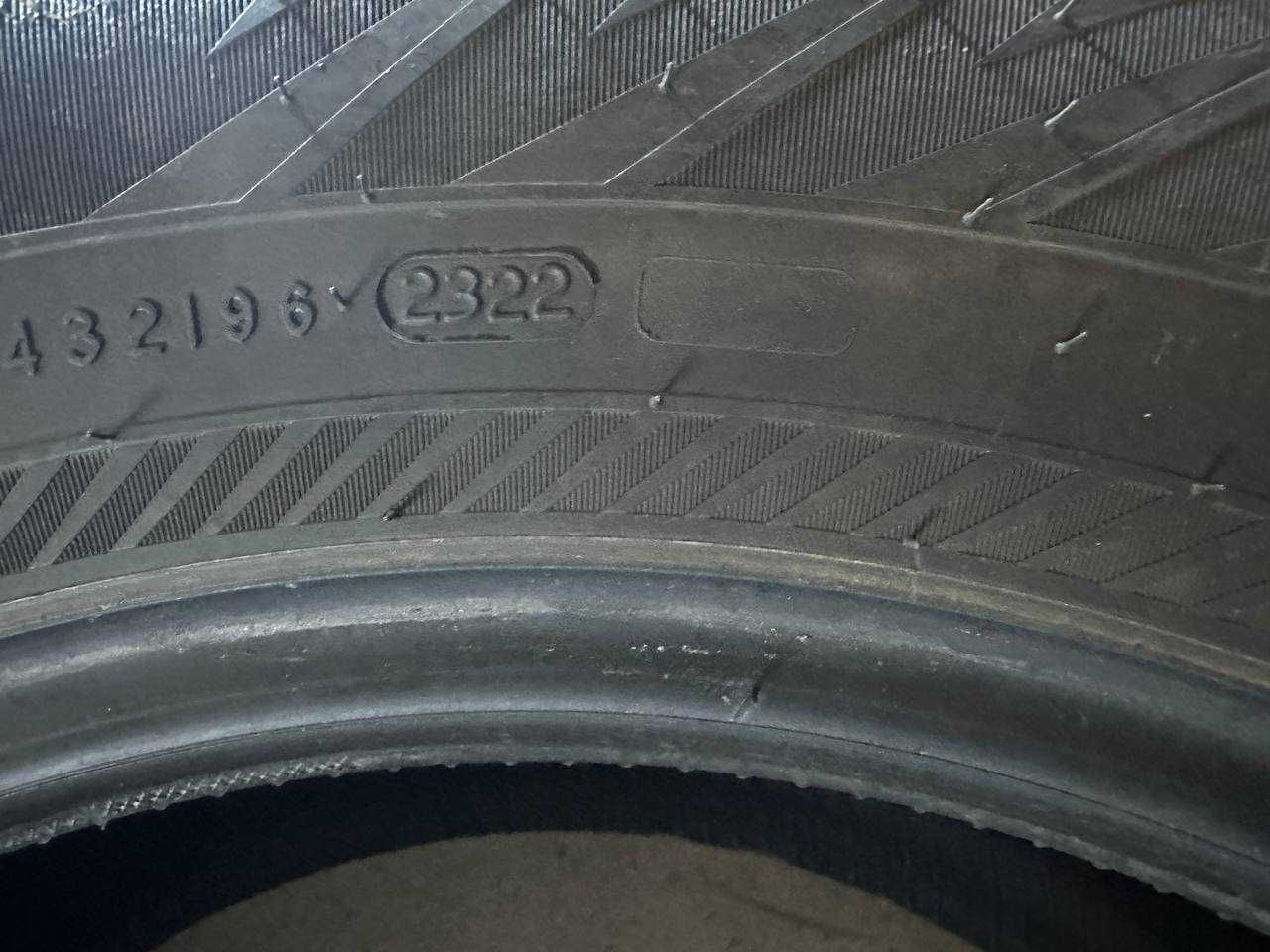 Зимові шини / резина зимняя  215 70  R 16 Gislaved + Nokian