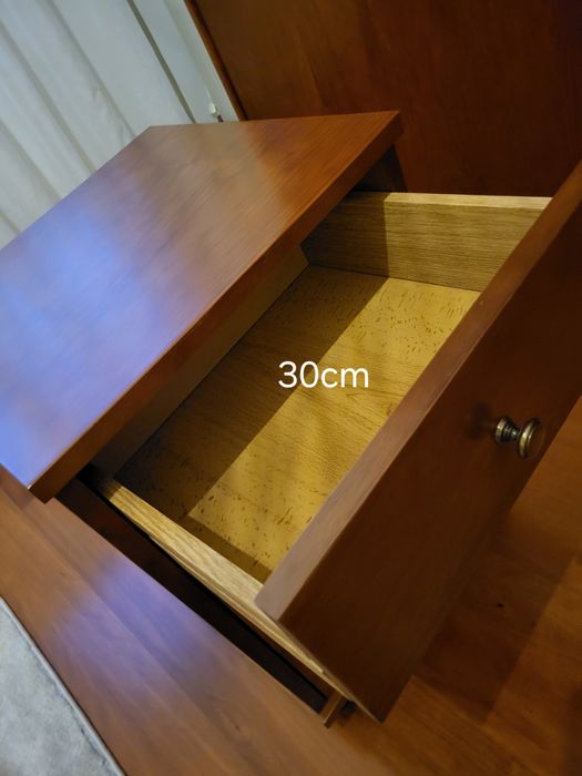 Mesa de apoio - cerejeira