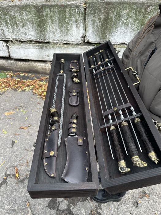 Подарунковий набір. в Кейсі.Ніж.сокира. Шампура.