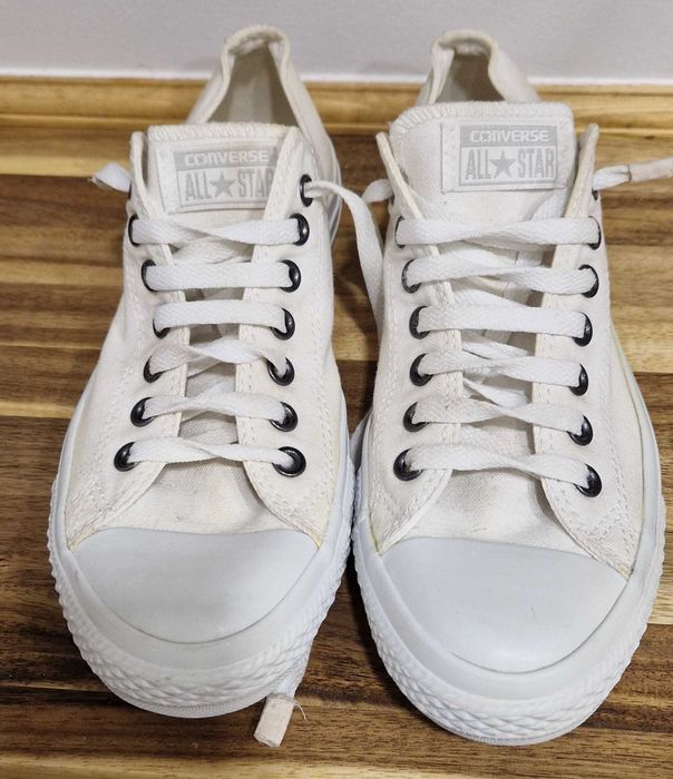 Białe męskie converse all star 42