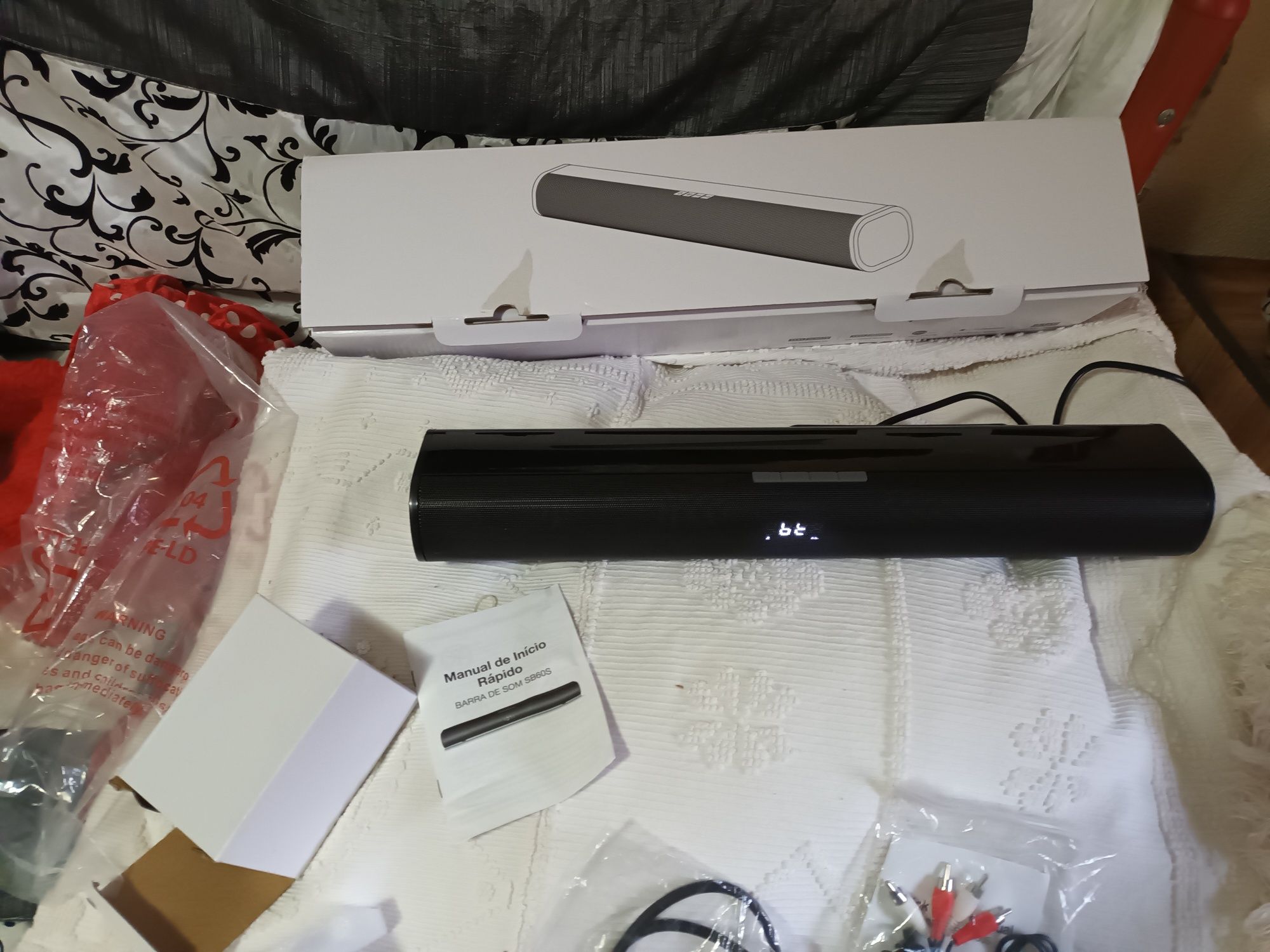 35€ coluna bluetooth Nova na caixa, entrego em rio tinto ou en