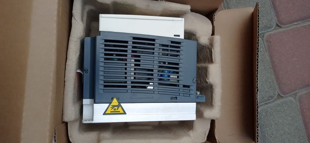 Перетворювач частоти ATV12HO37M2 ф1 0.37 kW 200-240V