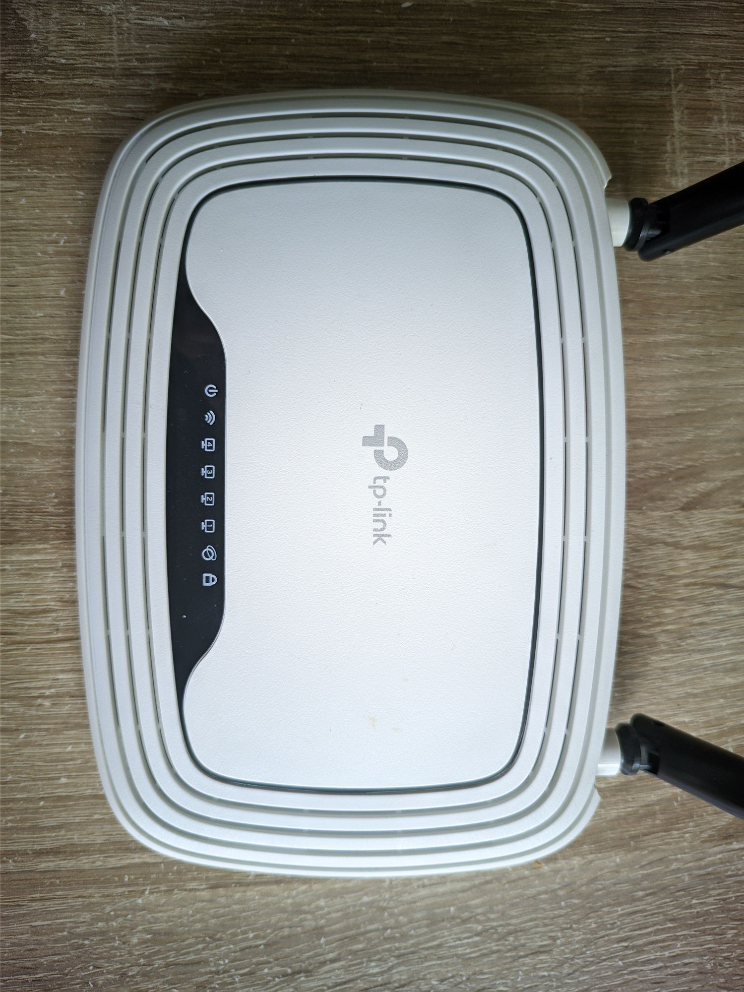 Router TP-link WR841N