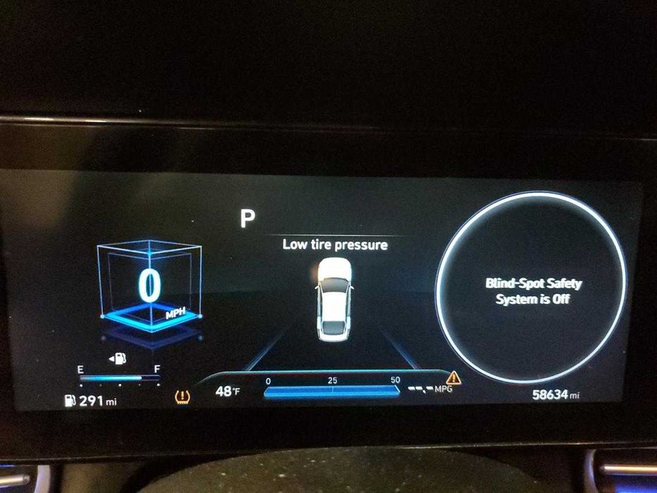 Hyundai Elantra Limited 2021 .