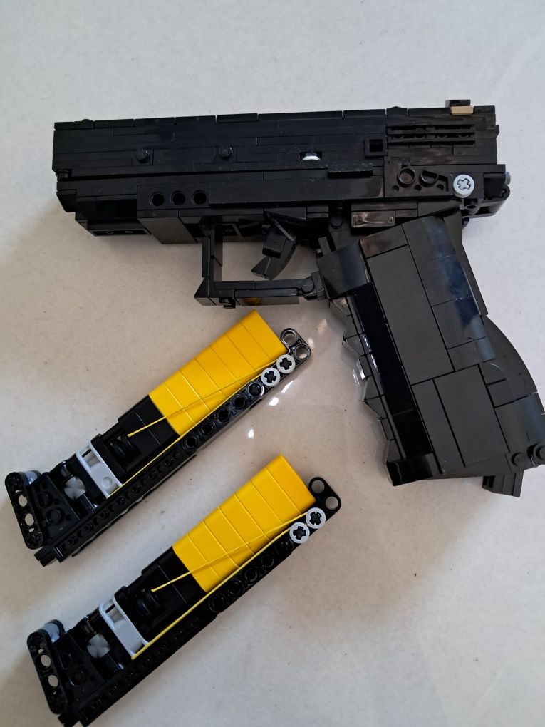 Pistolet GLOCK 17 z klocków LEGO