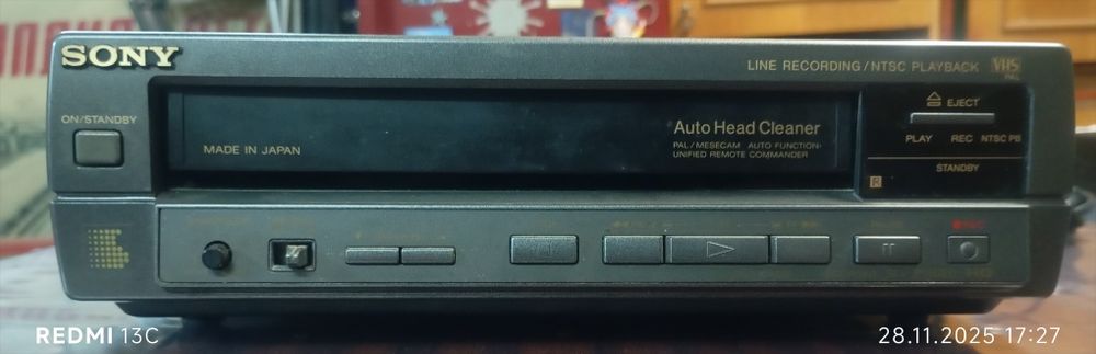 Видеомагнитофон Sony SLV-P116EE.