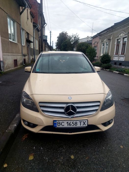 Mersedes Ben's b180 w246