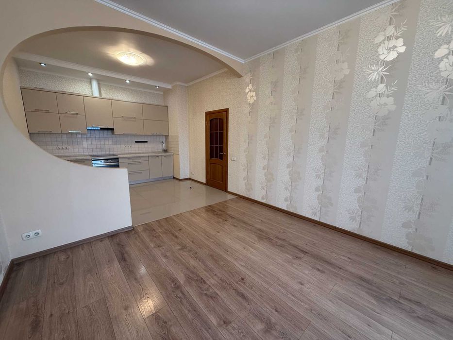 54м ЕВРОДВУШКА!Кухня-студия 30 м +спальня 13 /Близость Центра