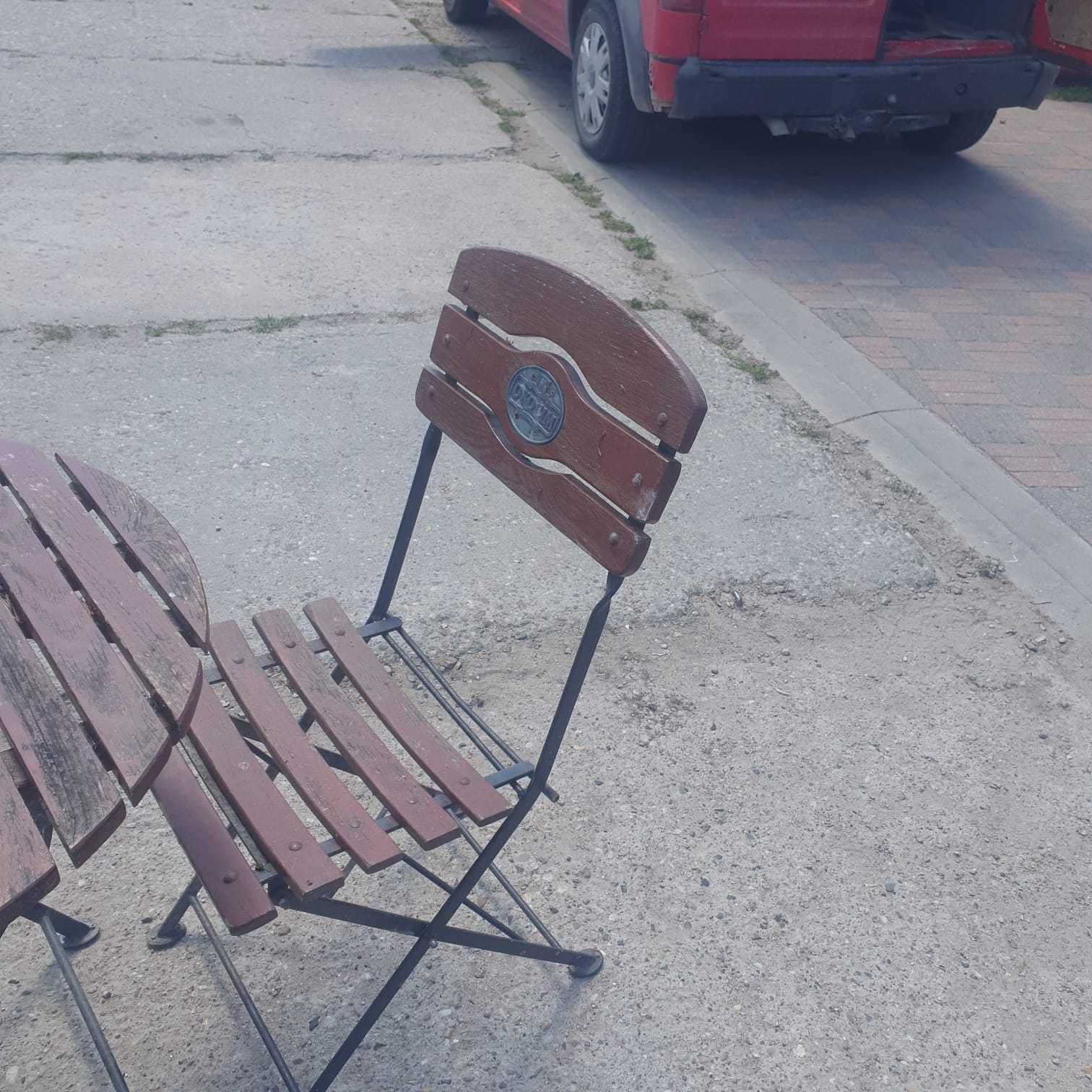 Stolik i 4 krzesła polecam