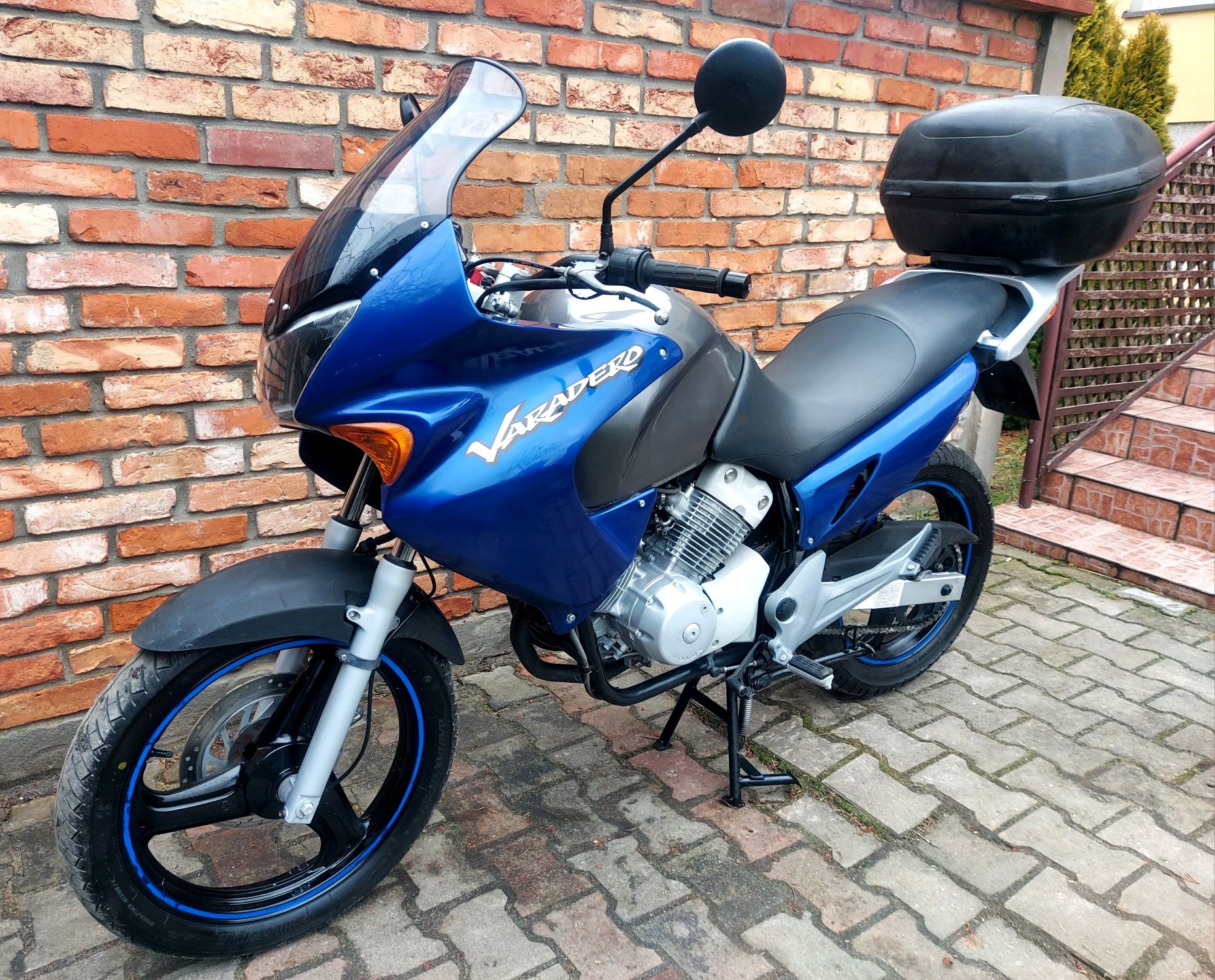 Honda Varadero 125 Kufer Szyba 2002R ***Transport Gratis ***