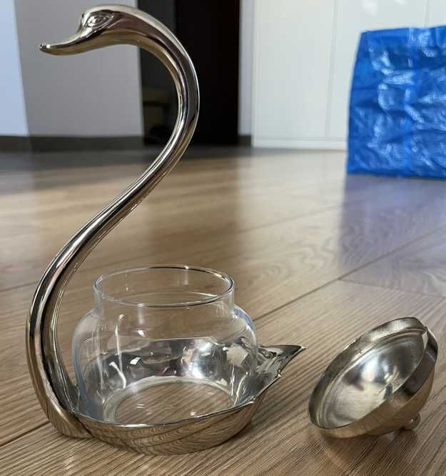 Cukiernica posrebrzana łabędź