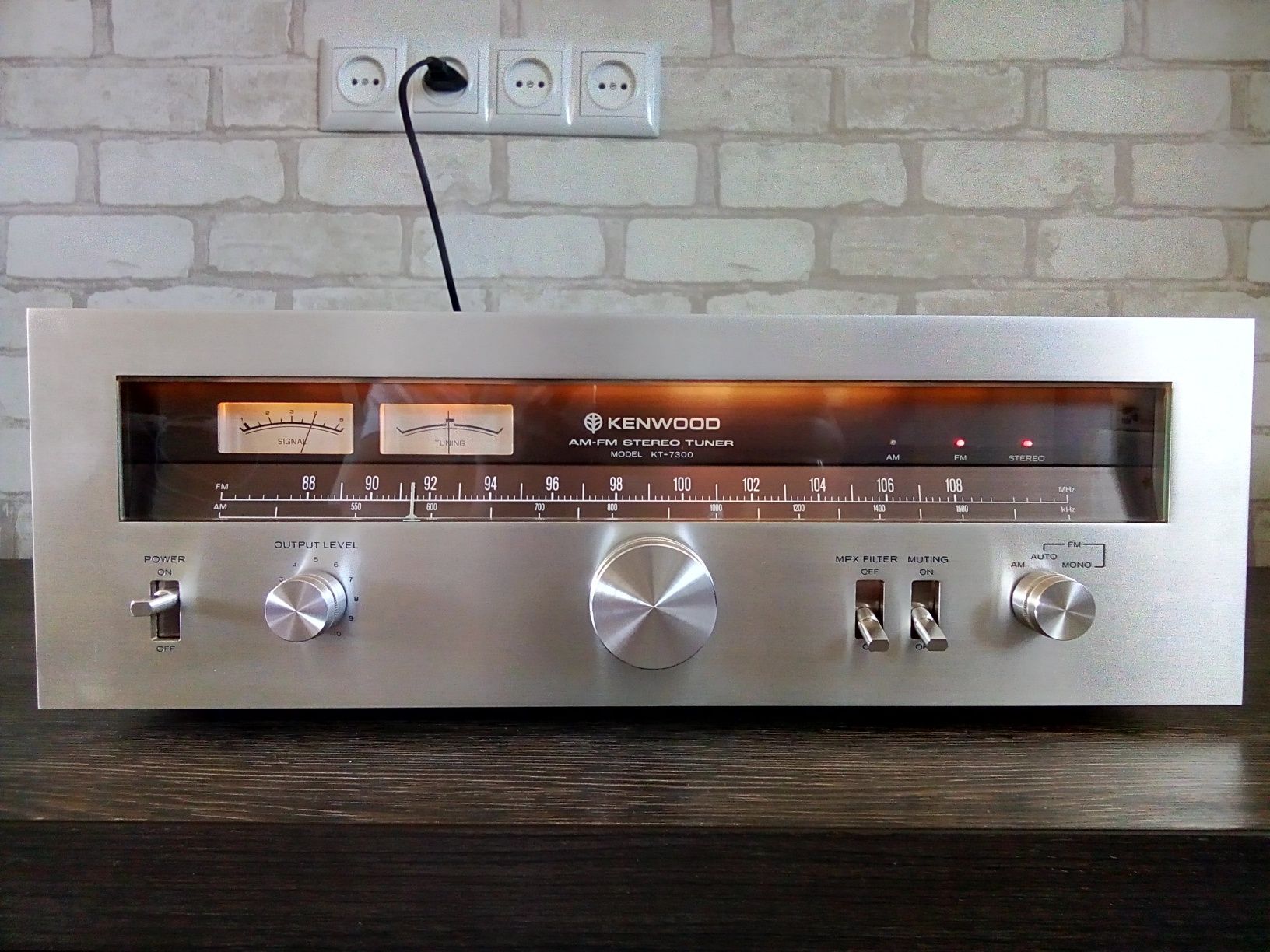 Kenwood KT-7300 AM-FM stereo tuner 1975-79
