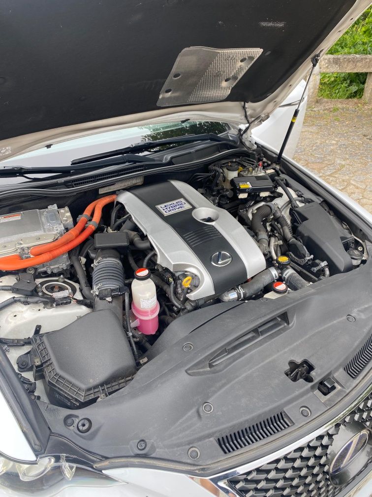 Lexus IS 300h F SPORT