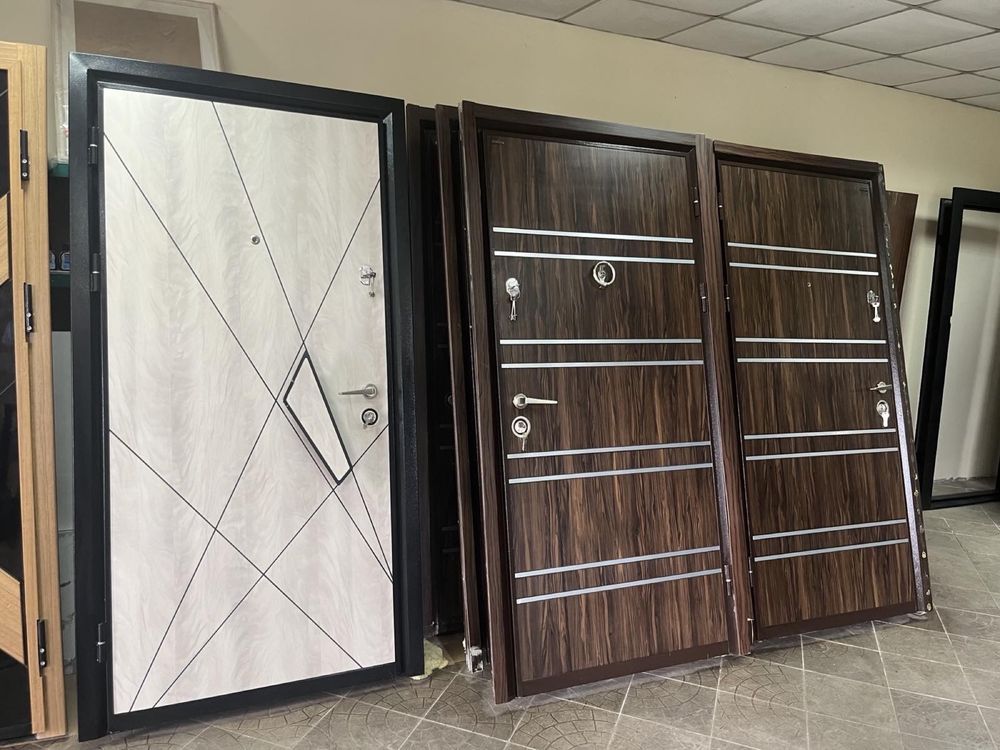 Двері вхідні броньовані РОЗПРОДАЖ ціна від 6500гр.