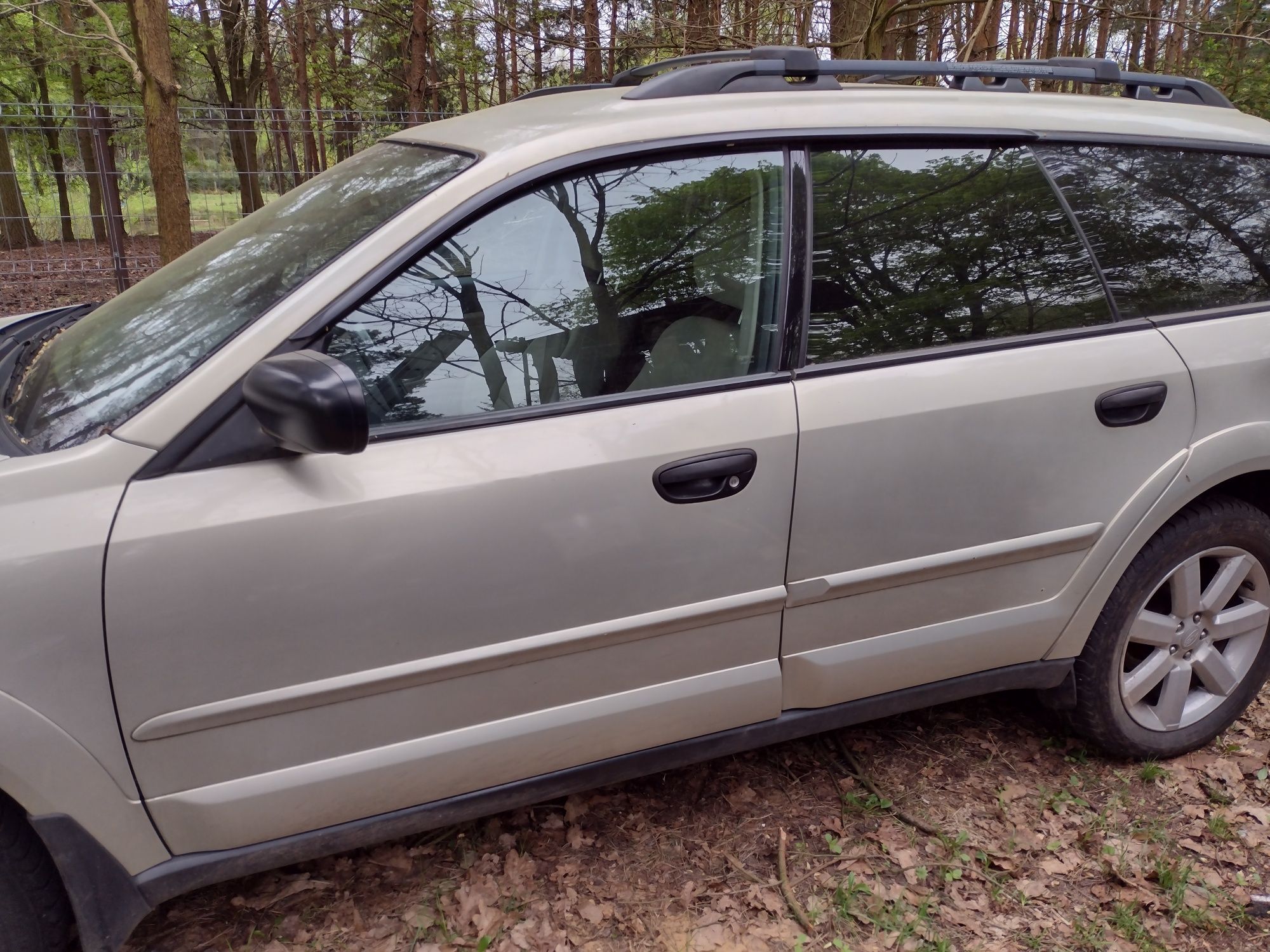 Subaru Outback 2006 2.5 benzyna części nadwozia oraz wnętrza