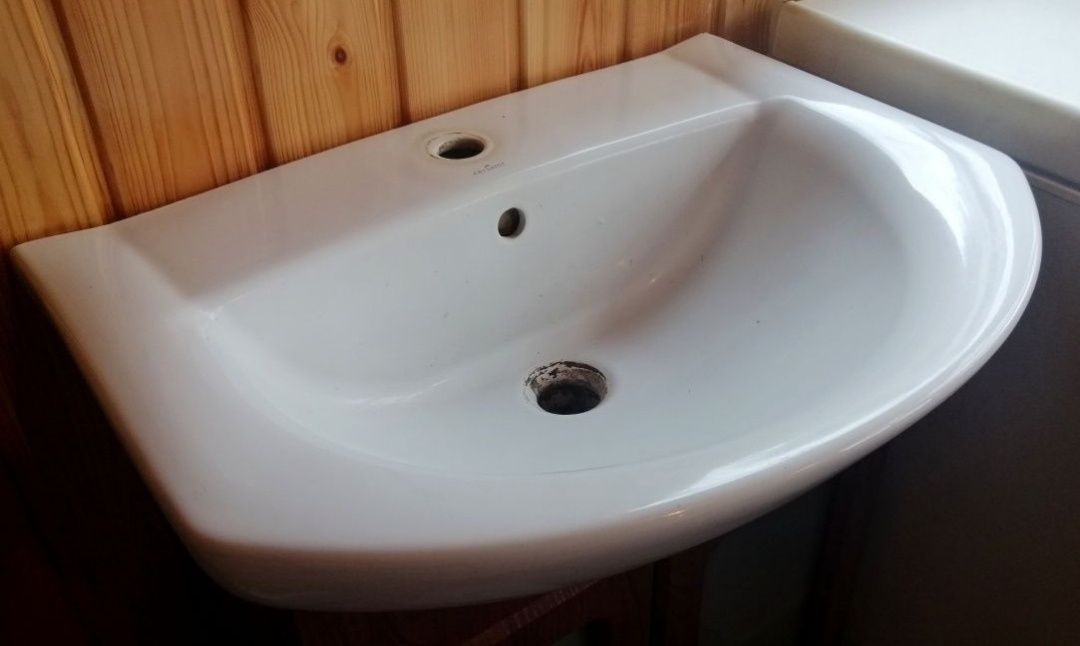 Szafka i umywalka cersanit