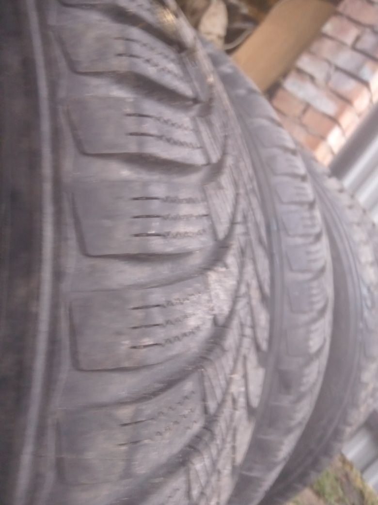 Sprzedam opony zimowe 185 60 r15