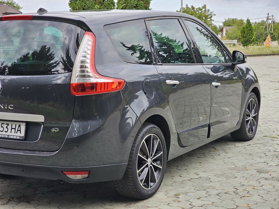 Renault scenic.