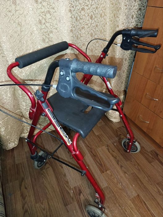 Ходунки для дорослих