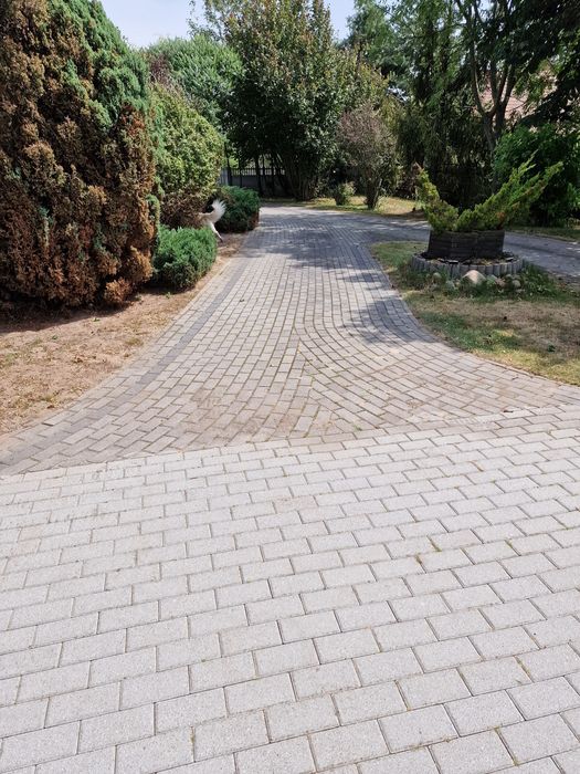 Czyszczenie podjazdów, tarasów, ogrodzeń