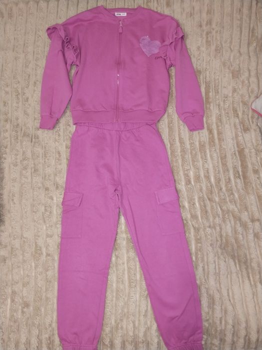 Речі на дівчину осінь 134-140 розмір