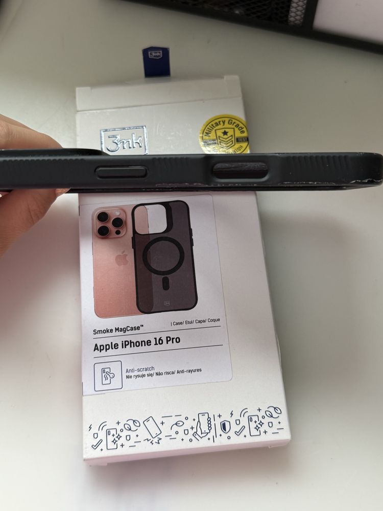 Iphone 16 pro case smoke magsafe czarny