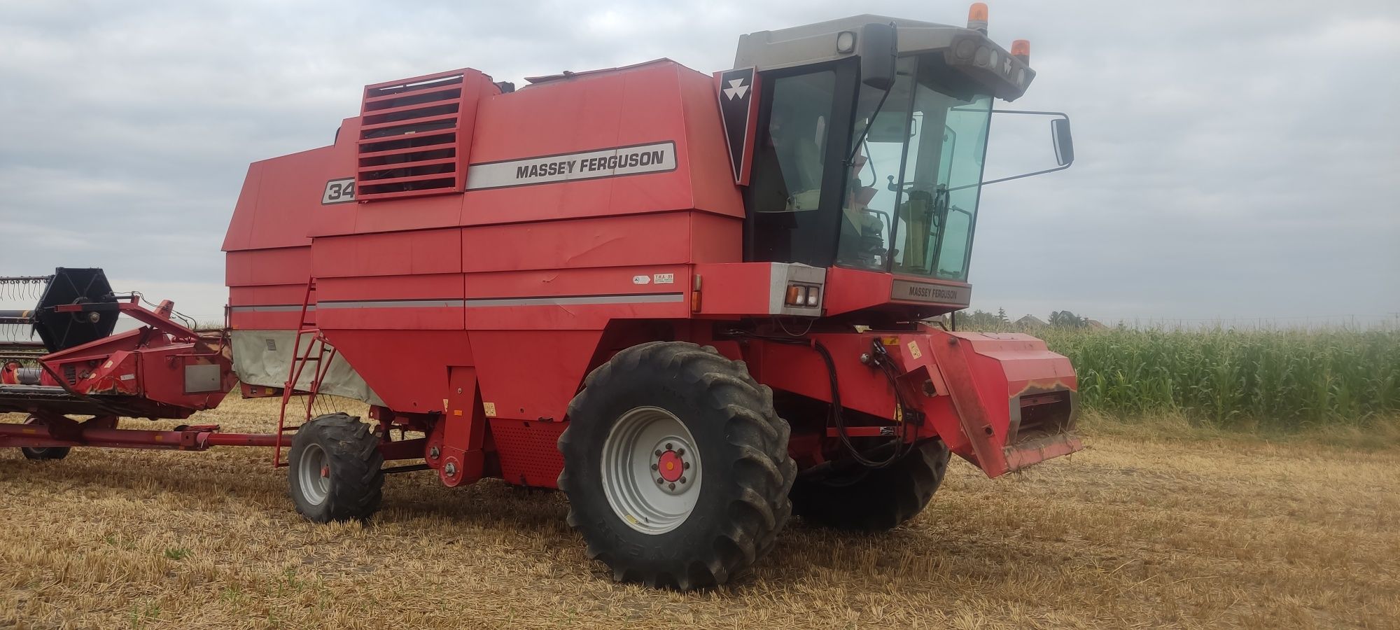 Kombajn Massey Ferguson 34