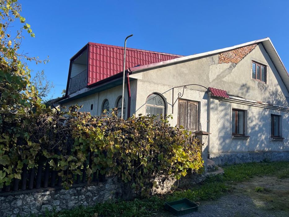 Продається  будинок  та ділянка