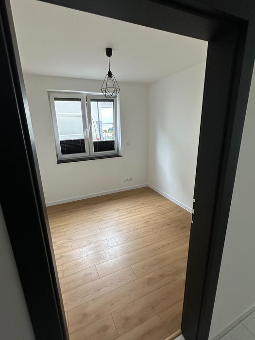 Wynajmę mieszkanie 3-pokoje parter miejs.parkin.nowe budow.Promenada