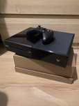 X Box One 500 GB + Pad + Gry