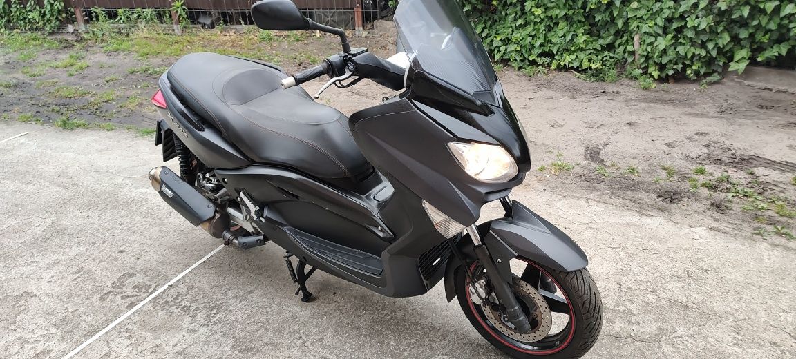 Yamaha x max 250