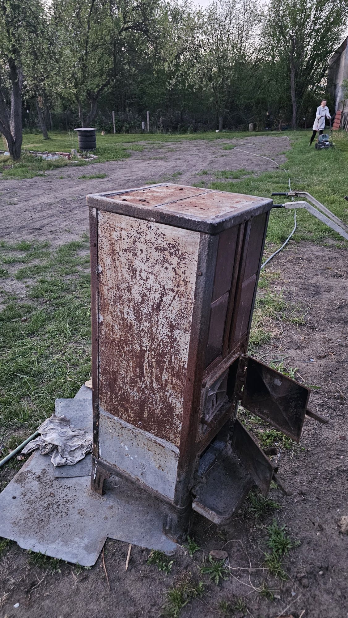 Piec kaflowy wolnostojący