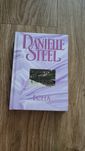 Echa Danielle Steel