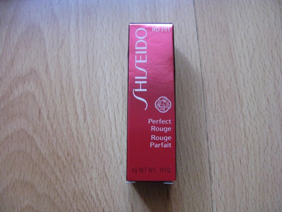 Bolsa com produtos Shiseido NOVA