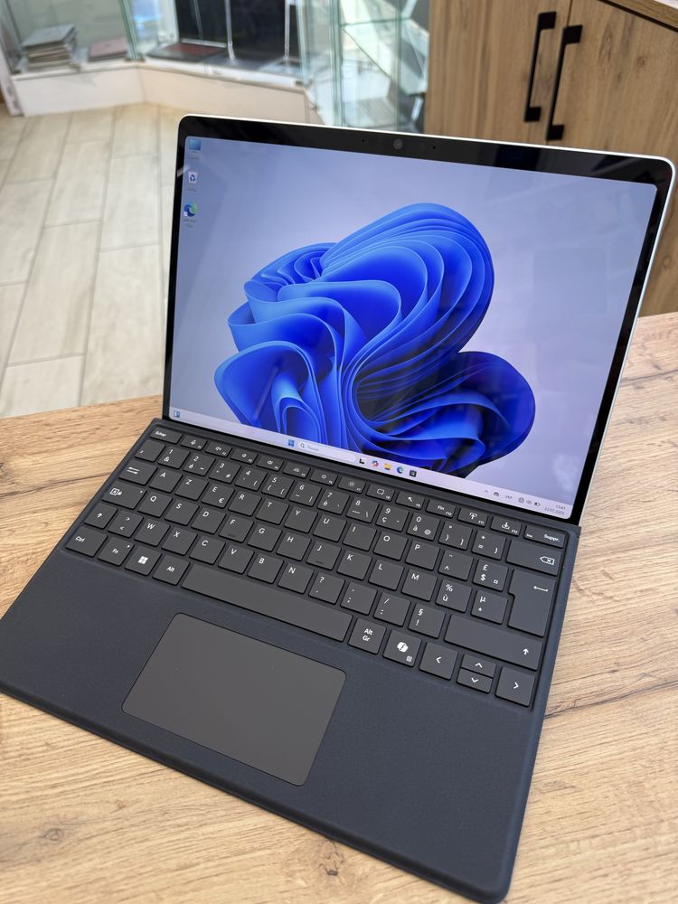 Microsoft surface pro 11 snapdragon/32gb/1tb oled 120гц сюрфейс