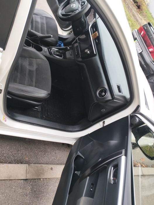 Тойота Корола 2017року