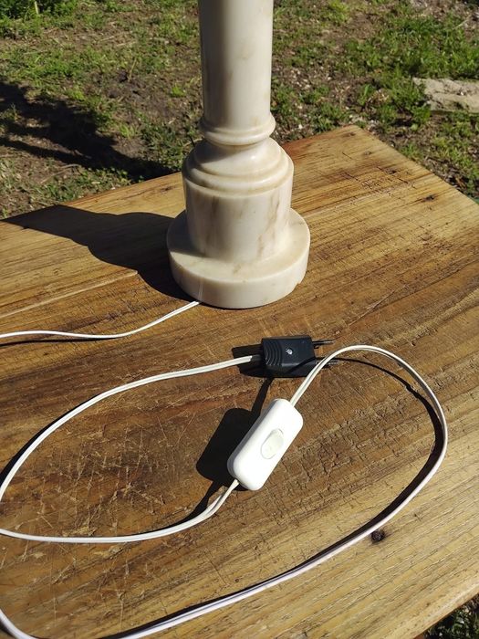 Candeeiro em pedra mármore