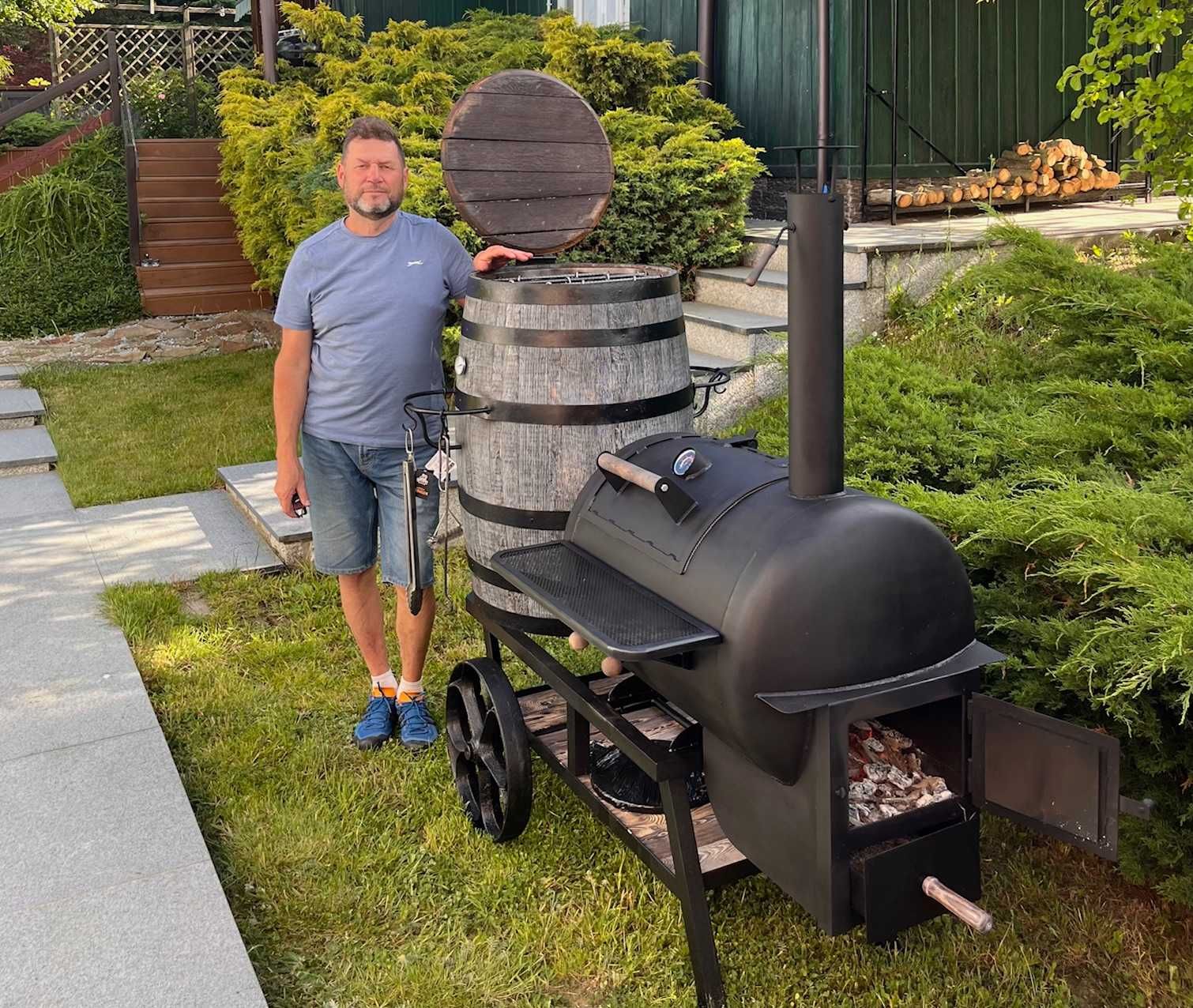 Grill - wędzarnia na drewno