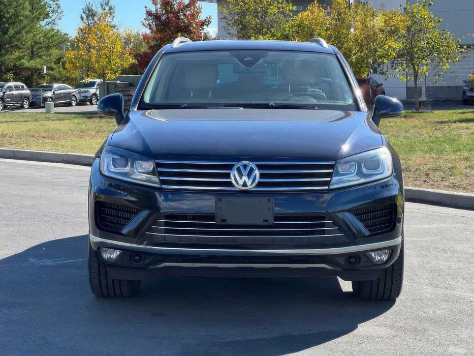 Volkswagen Touareg Lux      2016