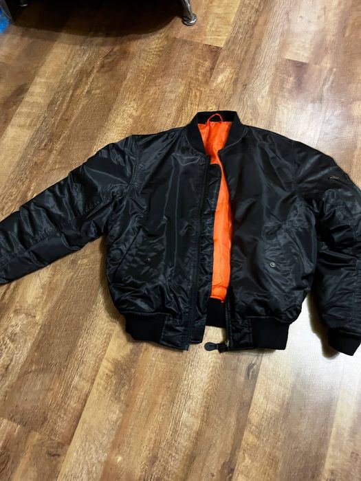 дутий бомбер