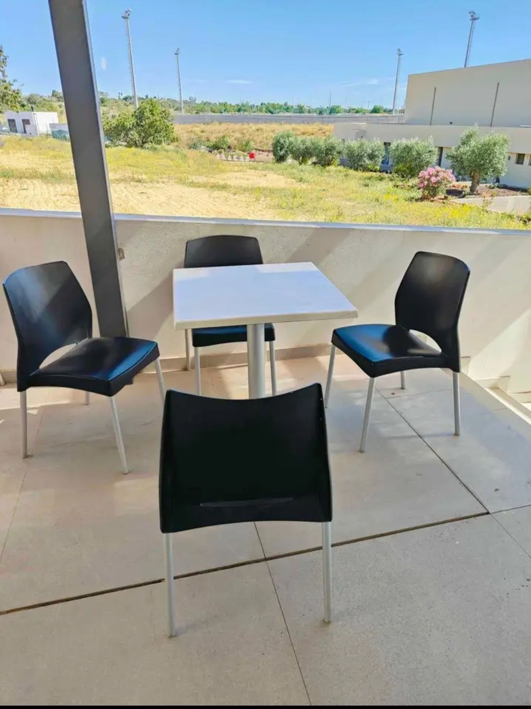 Conjunto mesa + 4 cadeiras exterior